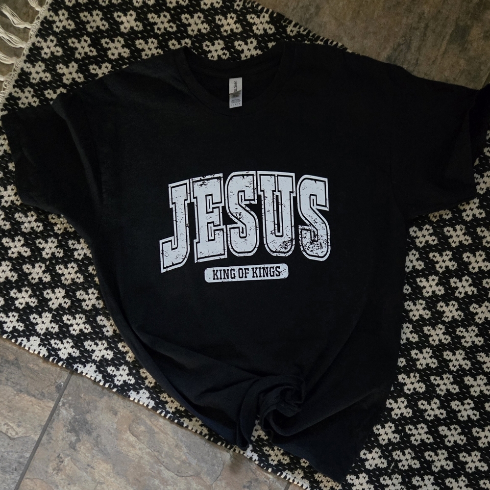 Handmade JESUS King of Kings Christian Graphic Tee Black Large - Picture 3 of 4